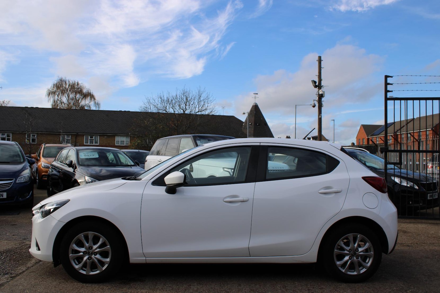 Used Mazda Mazda2 2019 for sale - 76922250: Photo 6