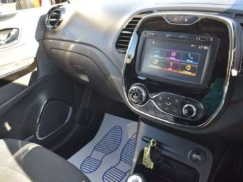 Used Renault Captur 2017 for sale - 74171440: Photo