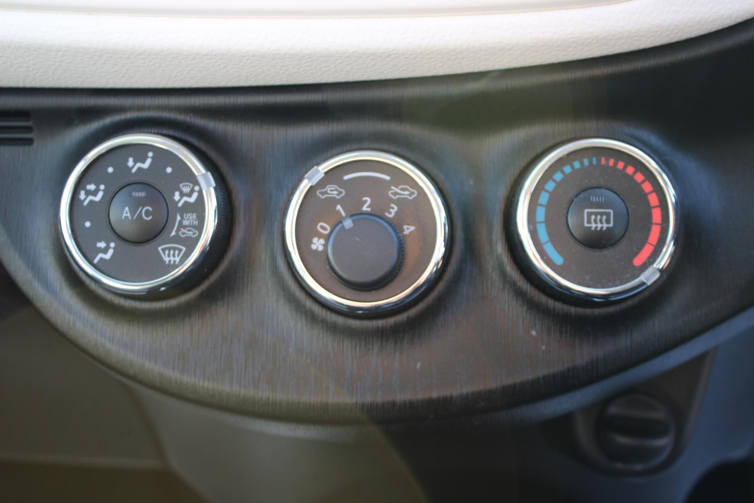 Used Toyota Yaris 2013 for sale - 77462032: Photo 28