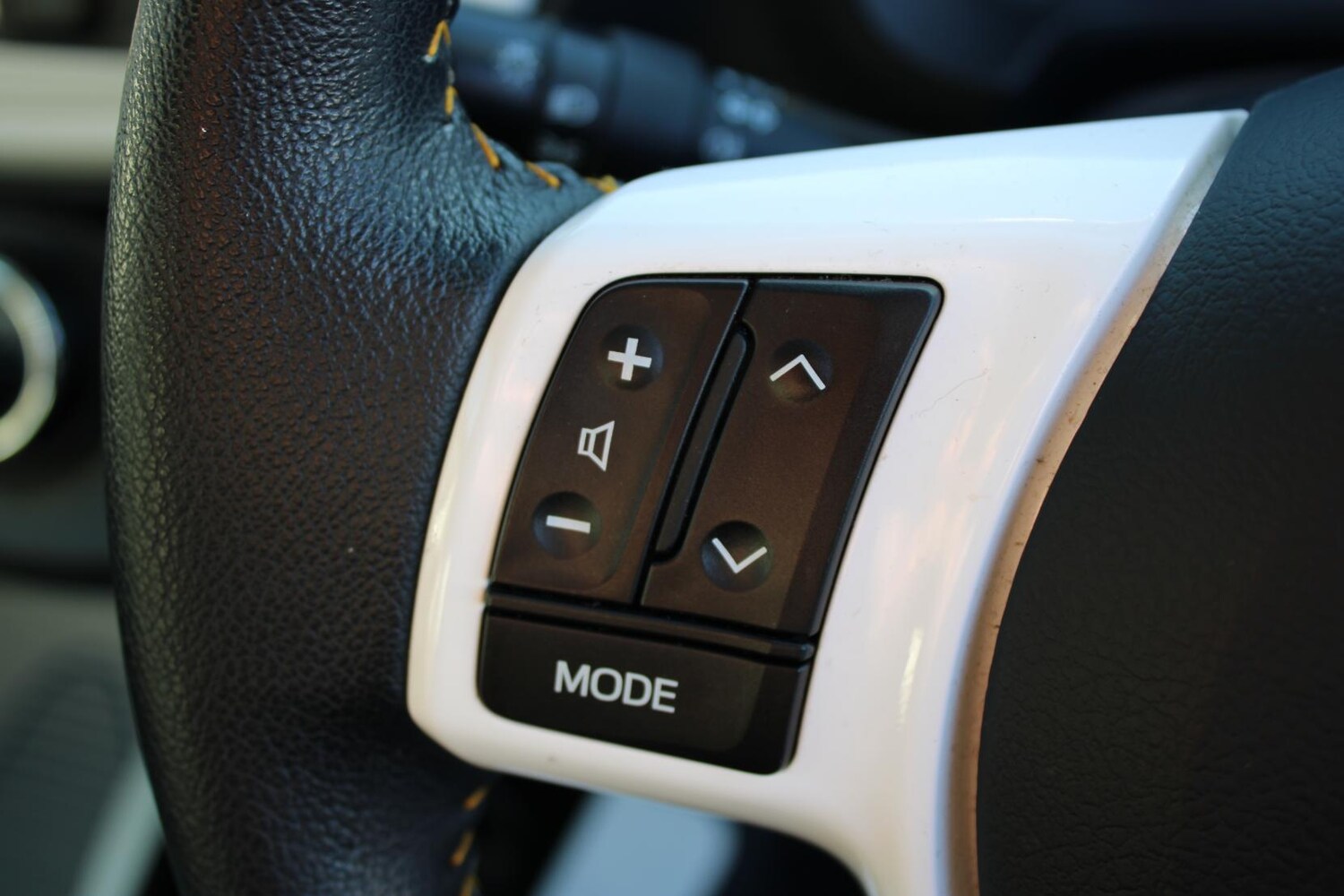 Used Toyota Yaris 2013 for sale - 77462032: Photo 33