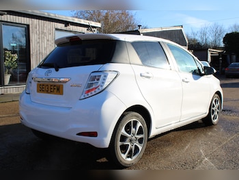 Used Toyota Yaris 2013 for sale - 77462032: Photo