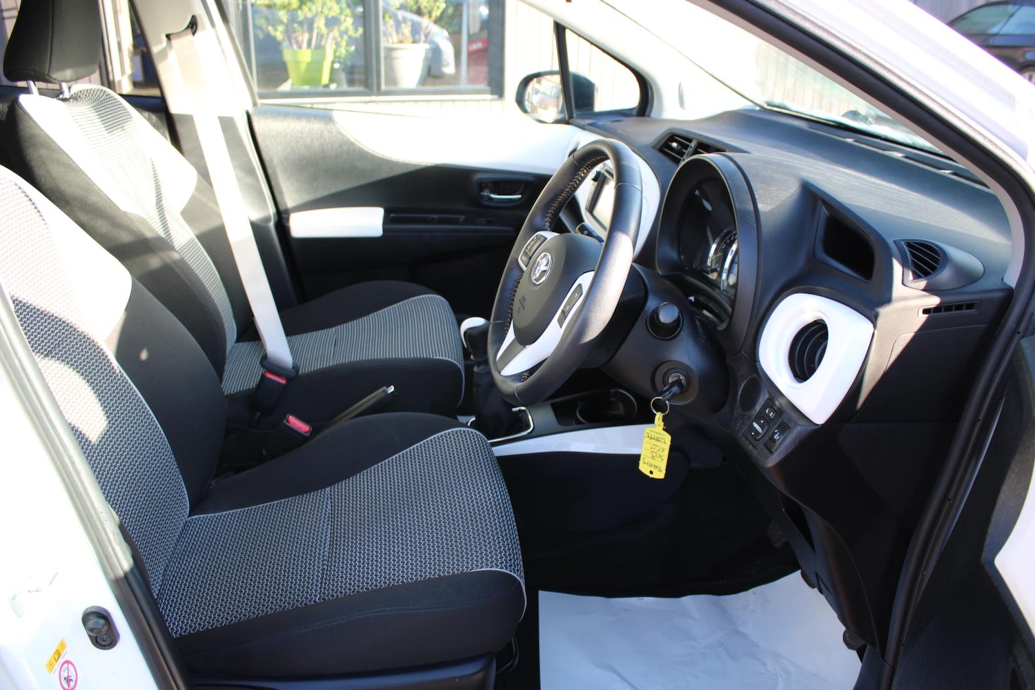 Used Toyota Yaris 2013 for sale - 77462032: Photo 9