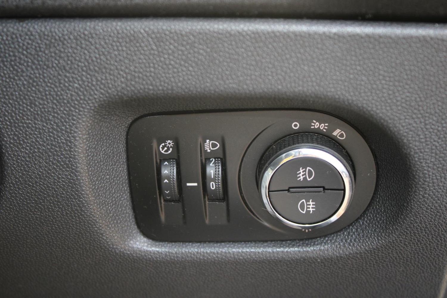 Used Vauxhall Corsa 2014 for sale - 76979757: Photo 31