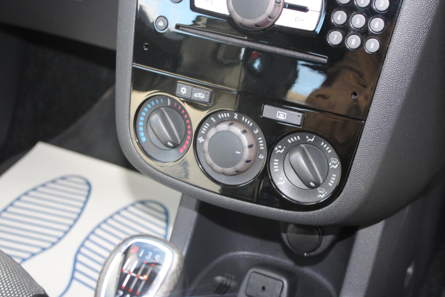 Used Vauxhall Corsa 2014 for sale - 76979757: Photo 37