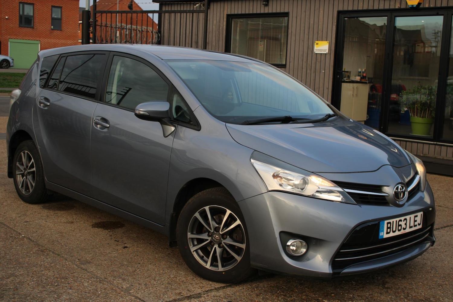 Used Toyota Verso 2013 for sale - 76922295: Photo 1