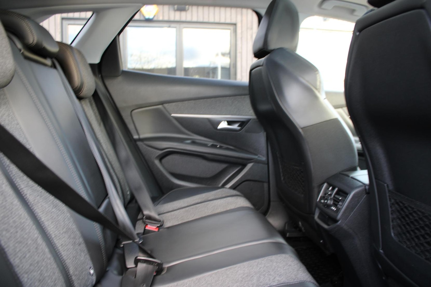 Used Peugeot 3008 2017 for sale - 77367213: Photo 24