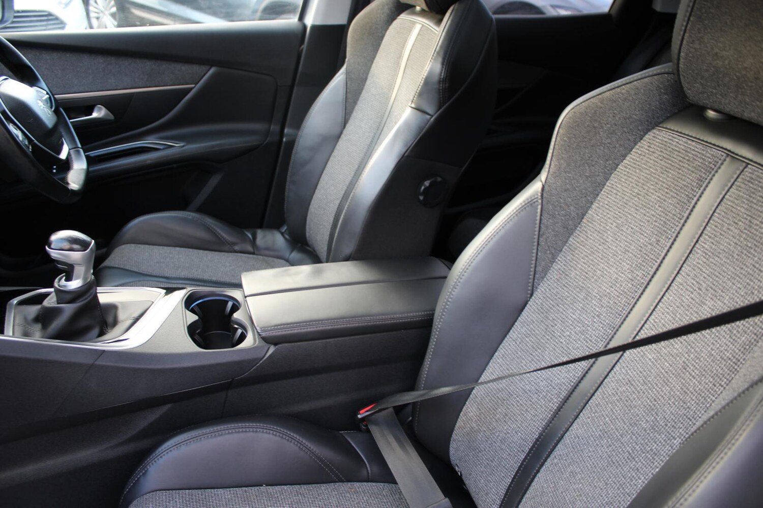 Used Peugeot 3008 2017 for sale - 77367213: Photo 33