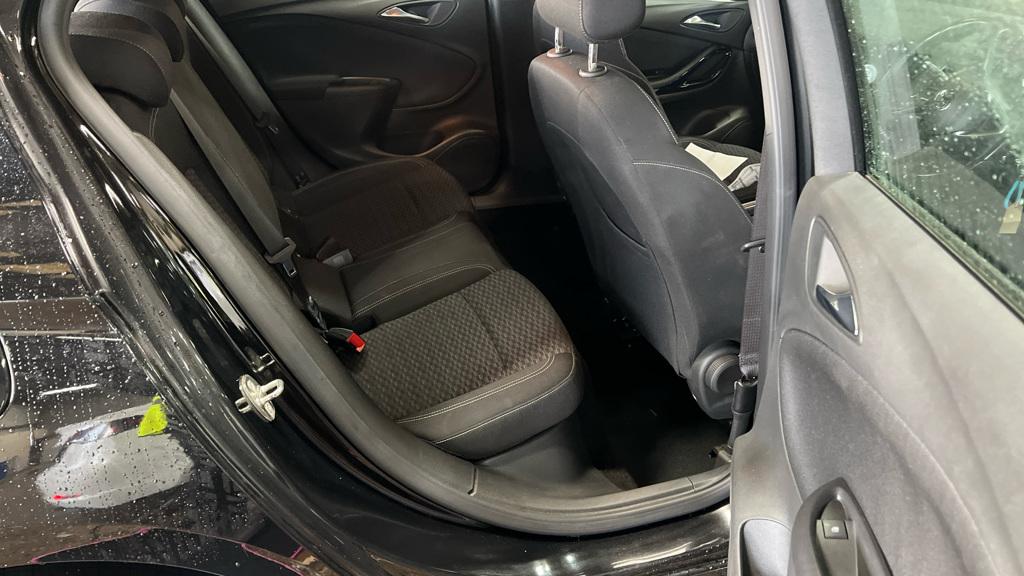 Used Vauxhall Astra 2017 for sale - 77005943: Photo 8