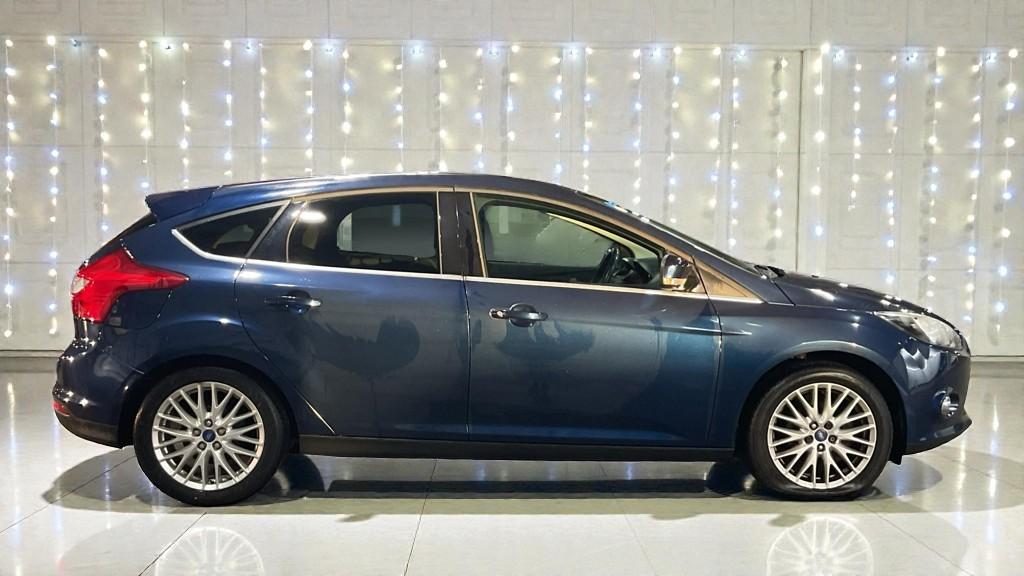 Used Ford Focus 2011 for sale - 76987589: Photo 2