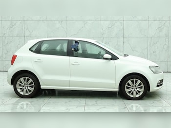 Used Volkswagen Polo 2015 for sale - 77420630: Photo