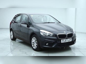 2017 - 218i SE 5dr [Nav]