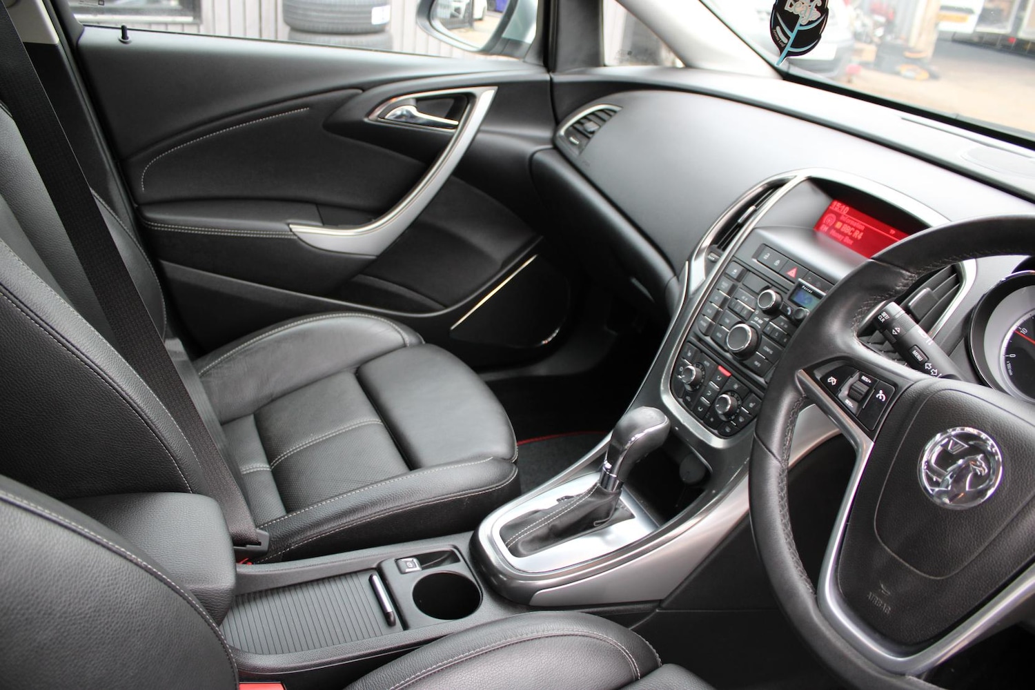 Used Vauxhall Astra 2011 for sale - 76922296: Photo 10