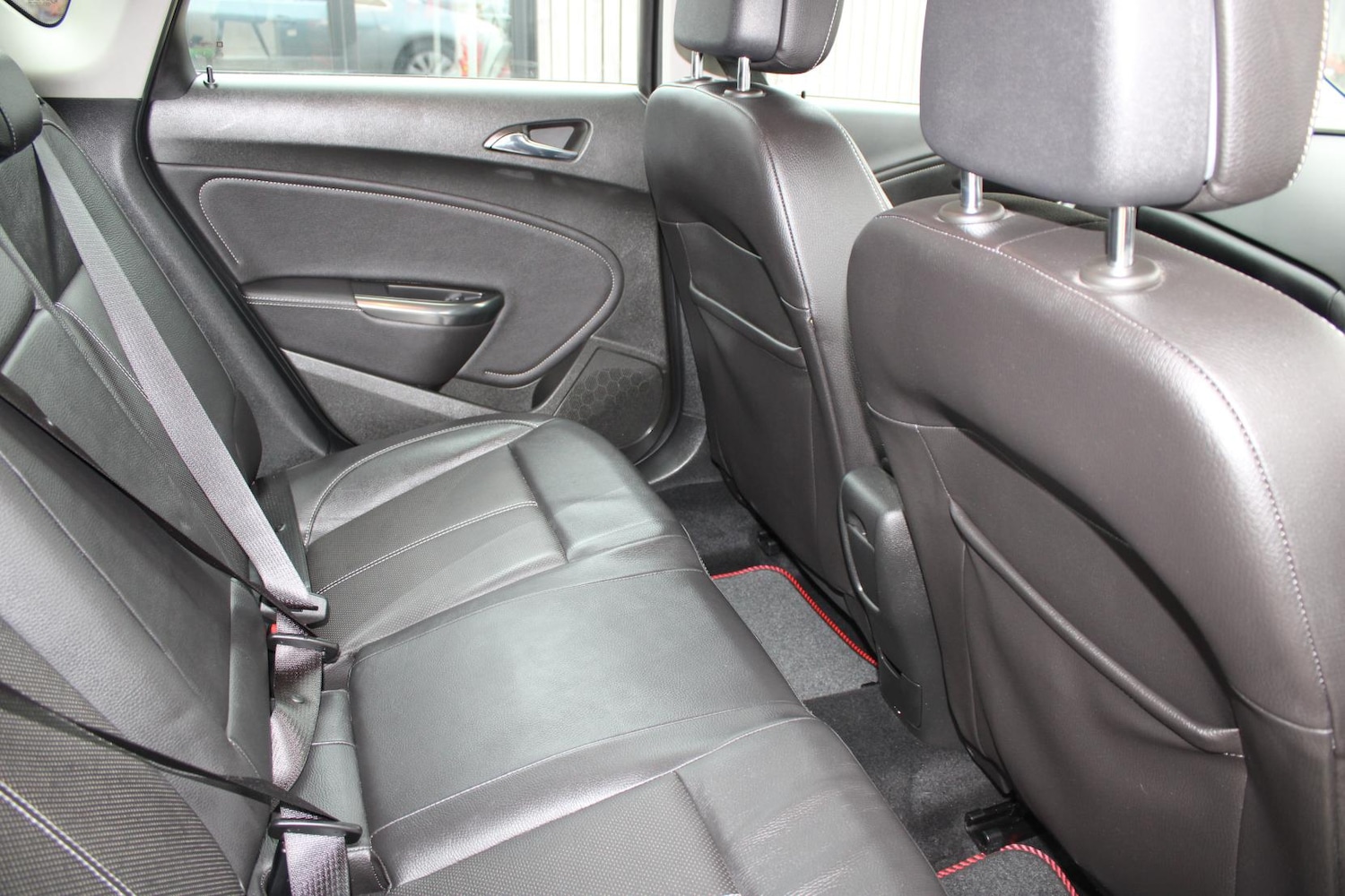 Used Vauxhall Astra 2011 for sale - 76922296: Photo 13