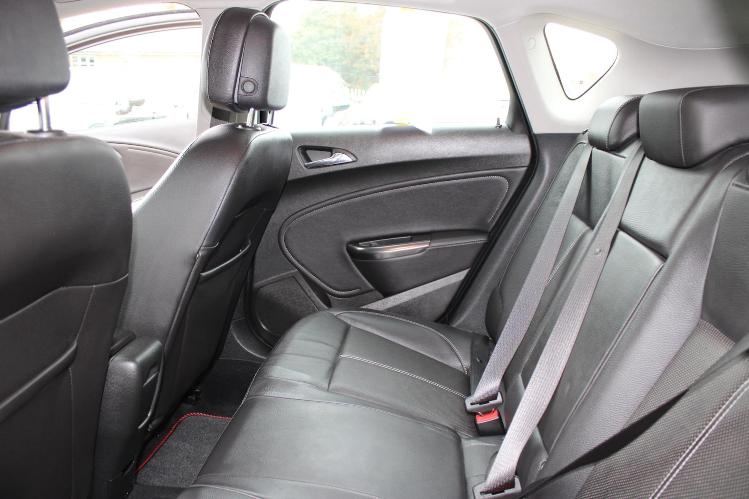 Used Vauxhall Astra 2011 for sale - 76922296: Photo 16