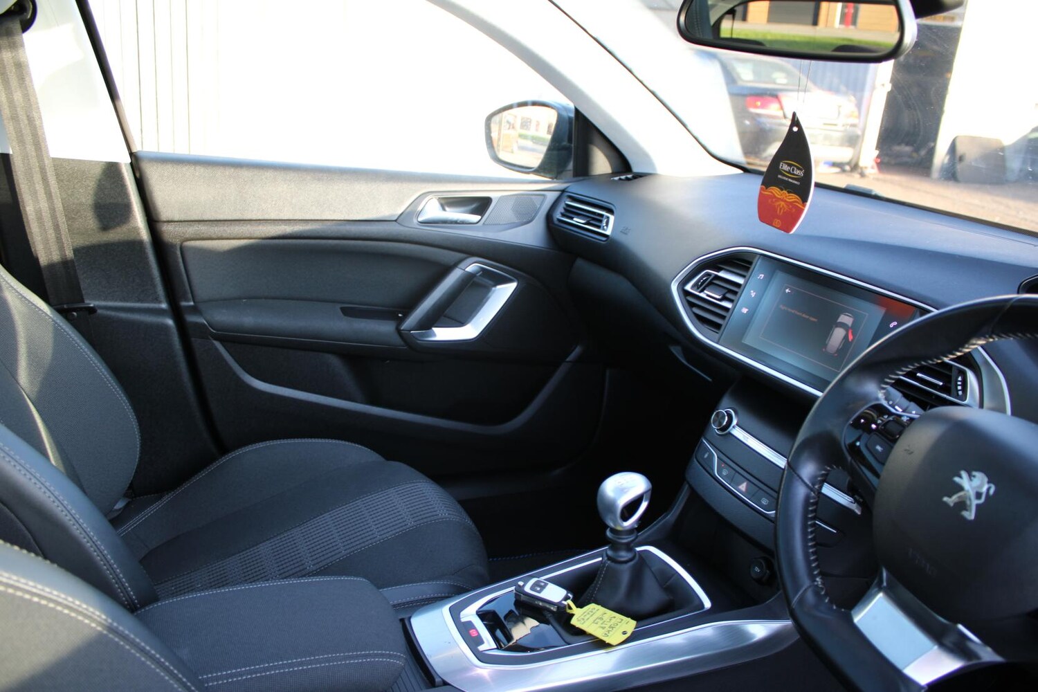 Used Peugeot 308 2018 for sale - 77462015: Photo 11