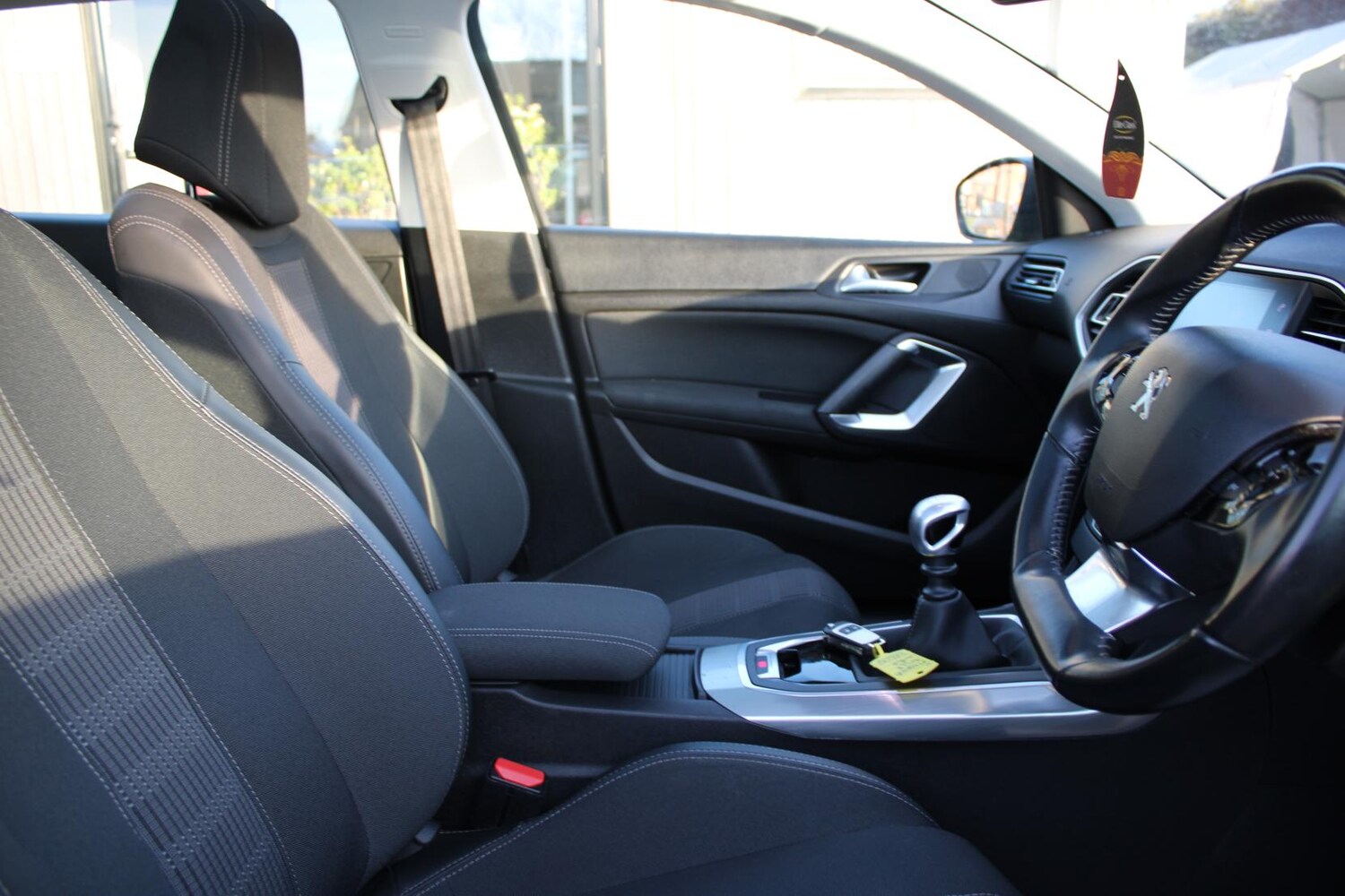 Used Peugeot 308 2018 for sale - 77462015: Photo 12