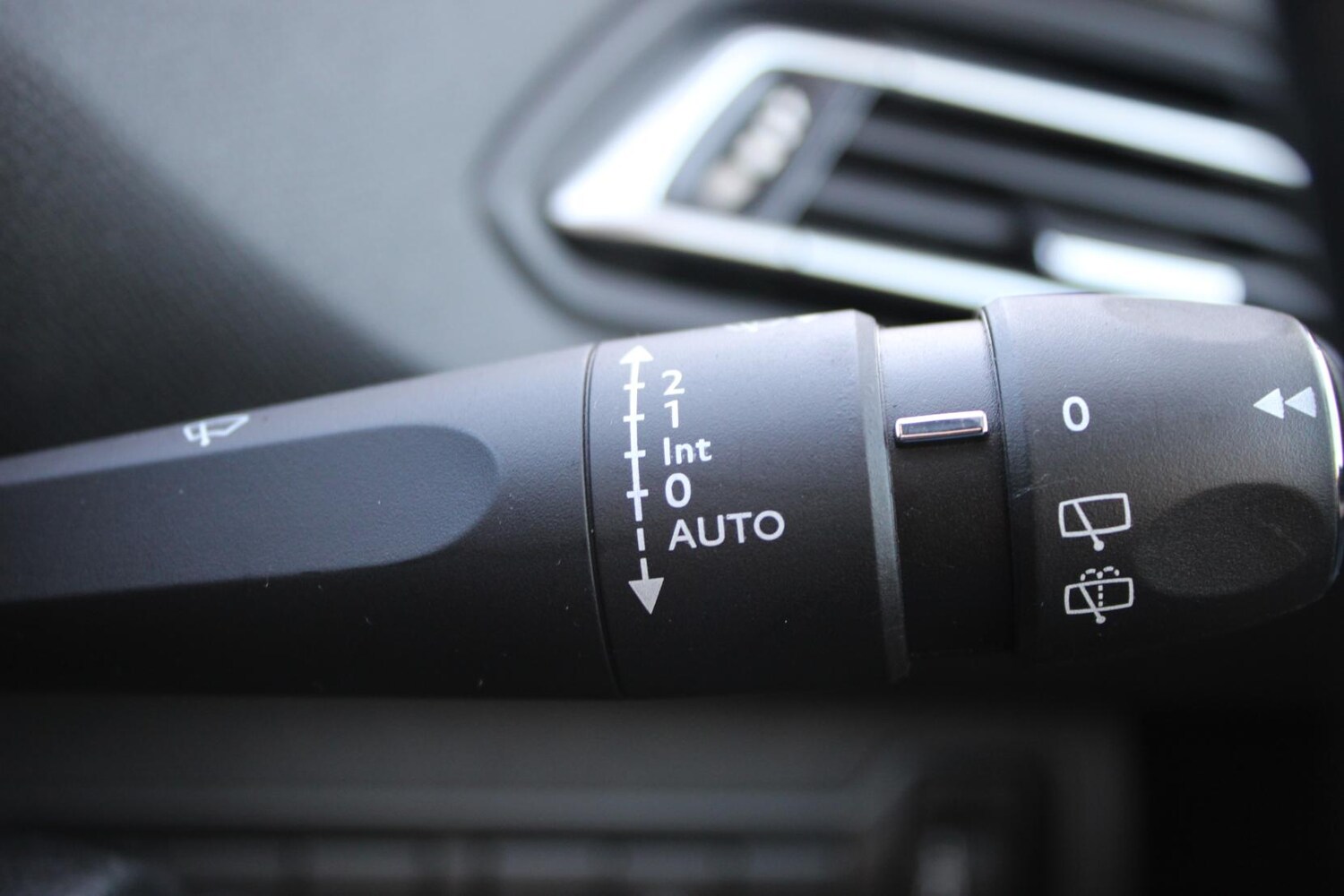 Used Peugeot 308 2018 for sale - 77462015: Photo 27