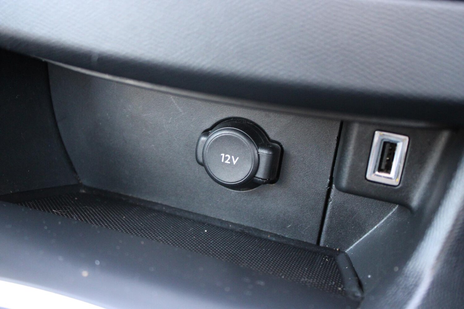 Used Peugeot 308 2018 for sale - 77462015: Photo 38