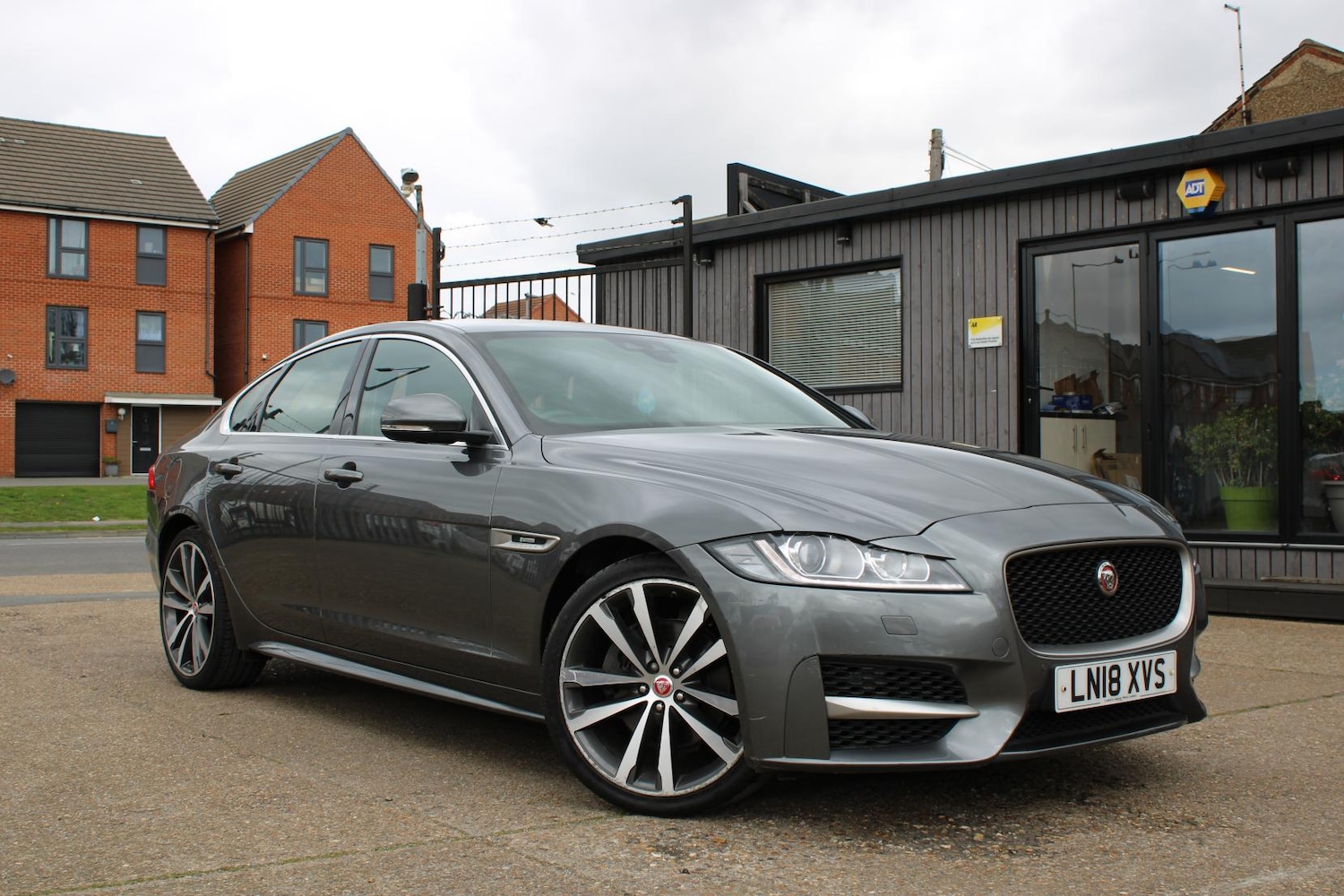 Used Jaguar XF 2018 for sale - 78067647: Photo 5