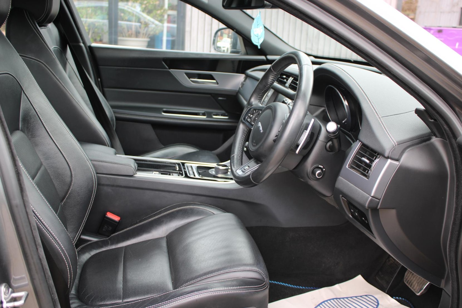 Used Jaguar XF 2018 for sale - 78067647: Photo 7