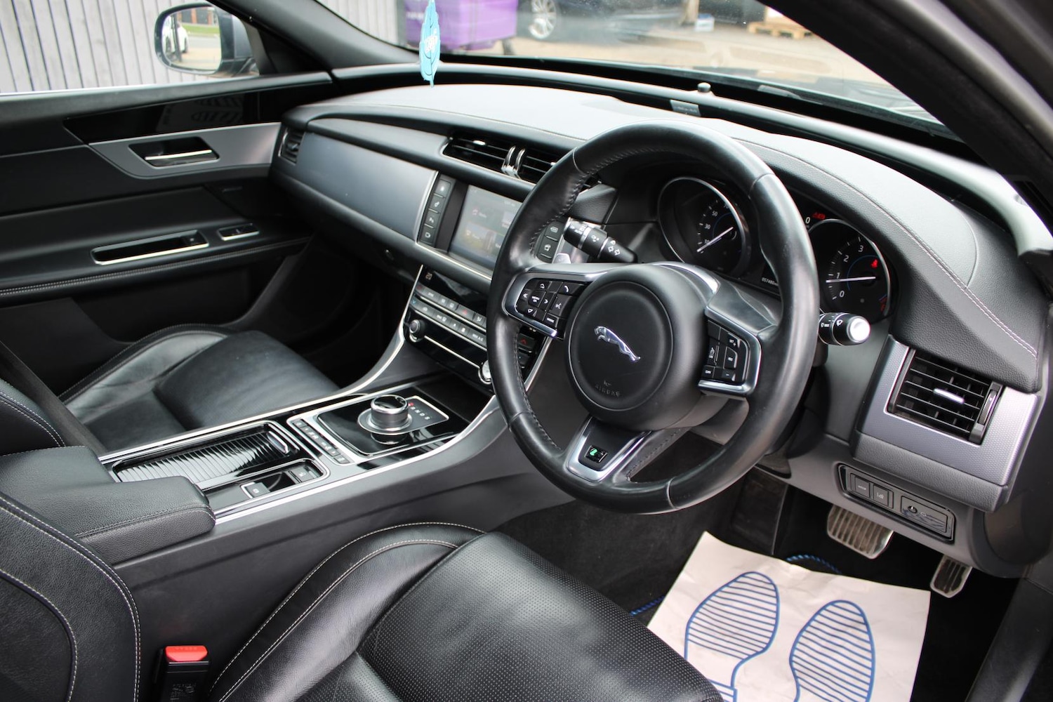 Used Jaguar XF 2018 for sale - 78067647: Photo 8