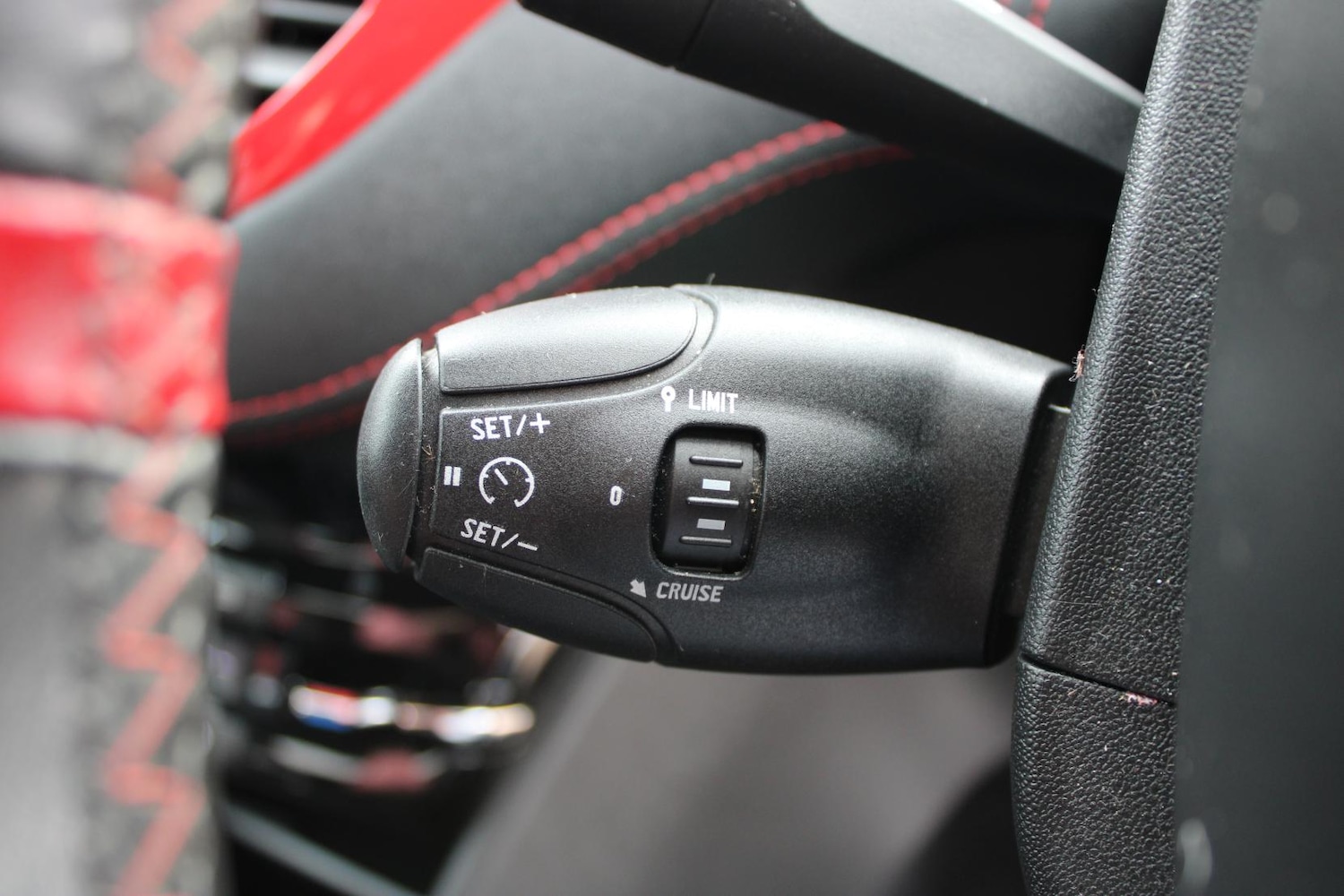 Used Peugeot 208 2015 for sale - 76979761: Photo 24