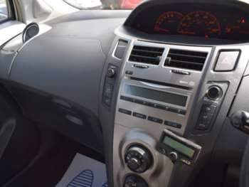 Used Toyota Yaris 2010 for sale - 74185442: Photo