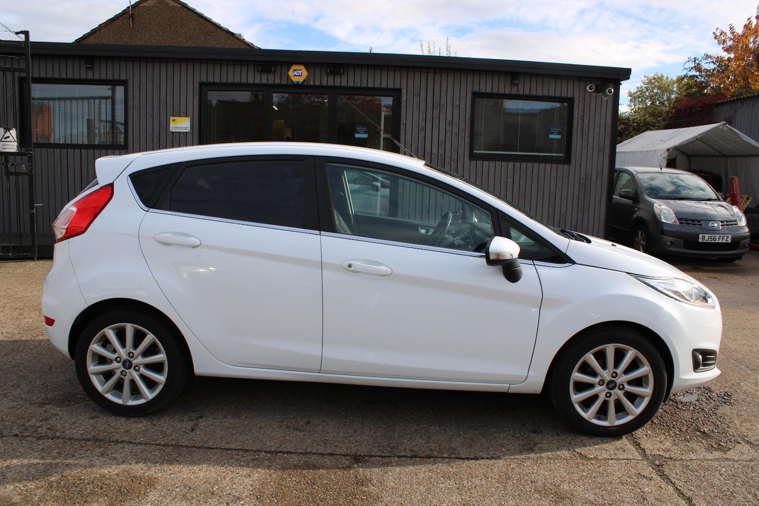 Used Ford Fiesta 2016 for sale - 76979777: Photo 2