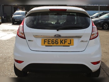 Used Ford Fiesta 2016 for sale - 76979777: Photo