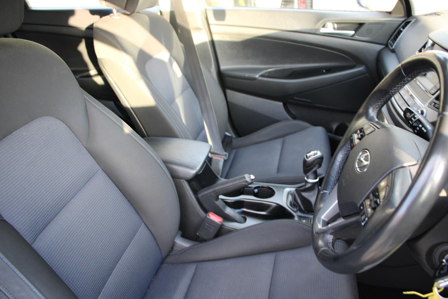 Used Hyundai TUCSON 2017 for sale - 77462017: Photo 18