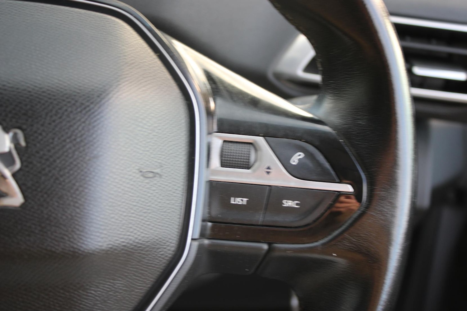 Used Peugeot 3008 2017 for sale - 77934589: Photo 38