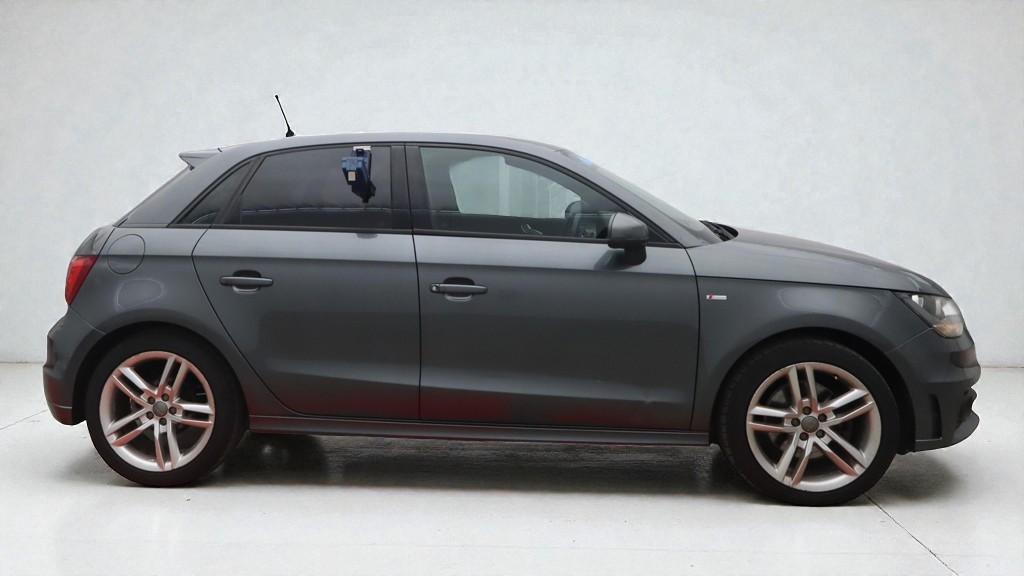 Used Audi A1 2013 for sale - 77063575: Photo 2