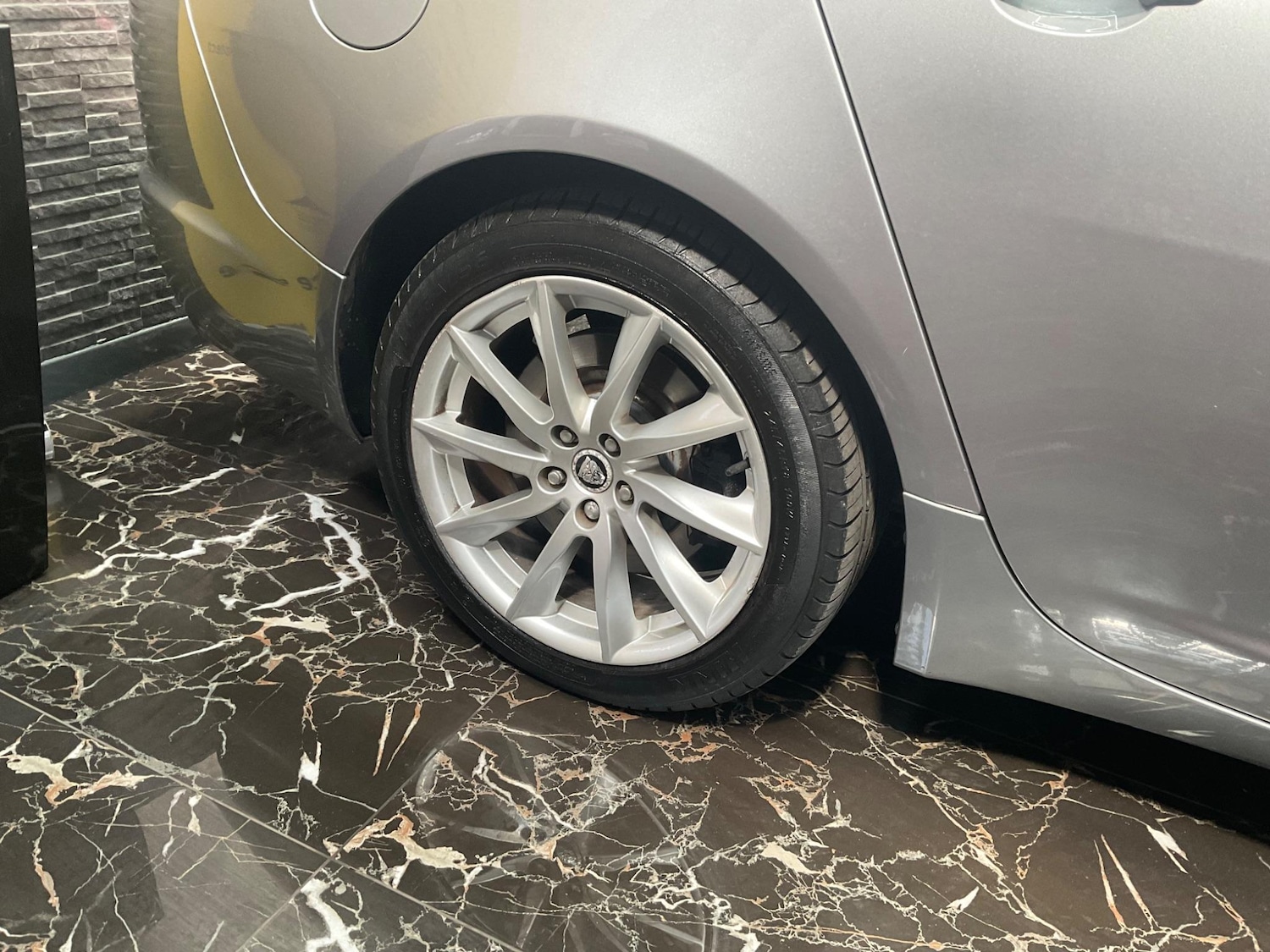 Used Jaguar XF 2011 for sale - 76990563: Photo 10