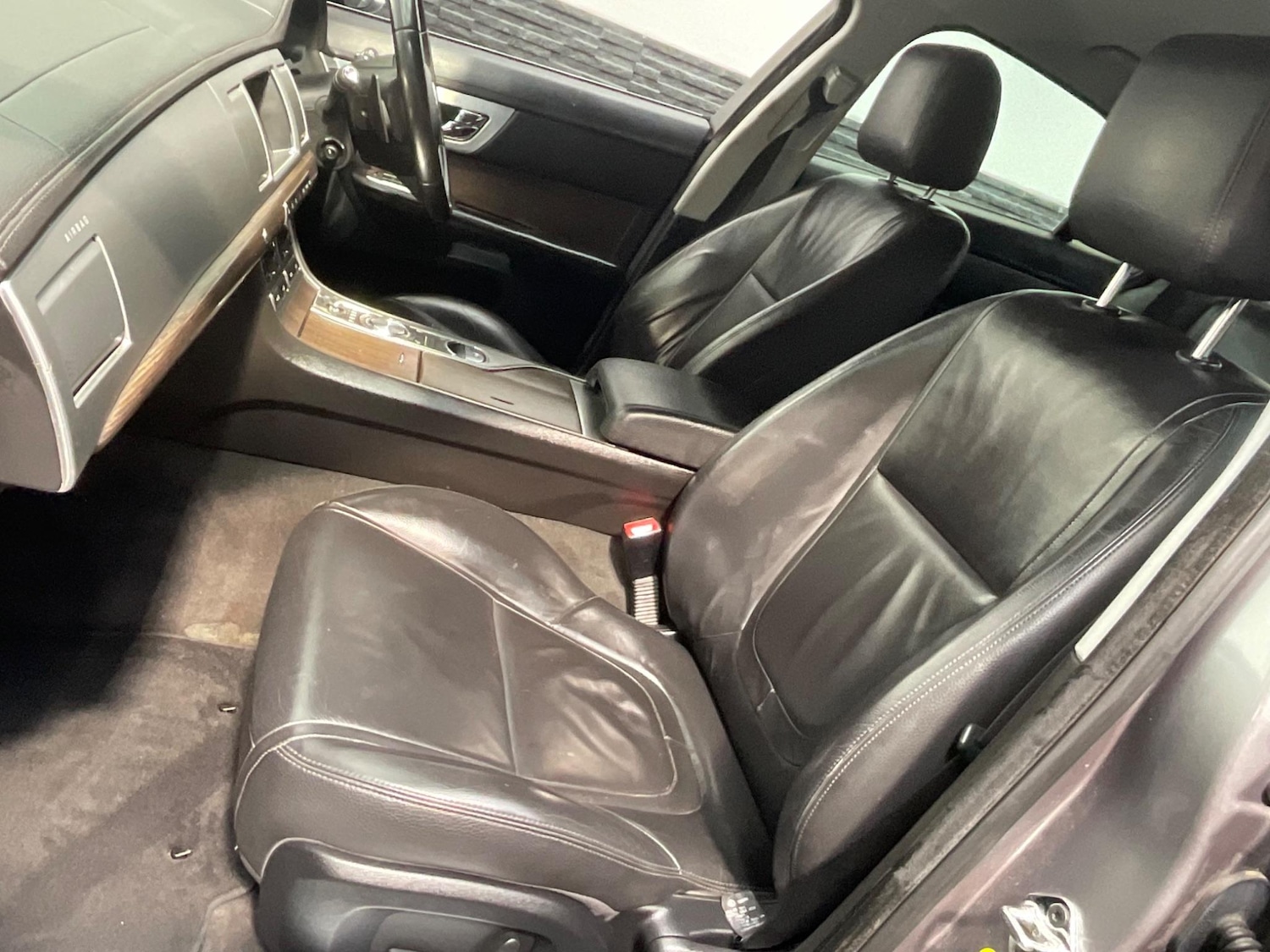 Used Jaguar XF 2011 for sale - 76990563: Photo 24