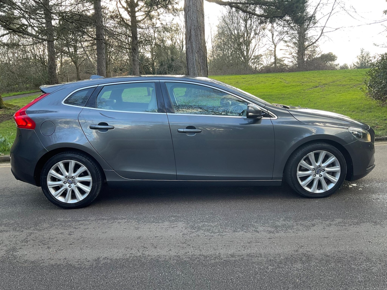 Used Volvo V40 2014 for sale - 77892275: Photo 10