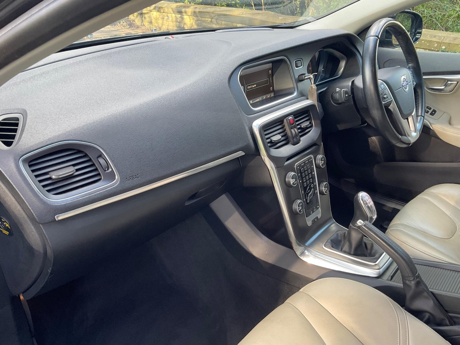 Used Volvo V40 2014 for sale - 77892275: Photo 15