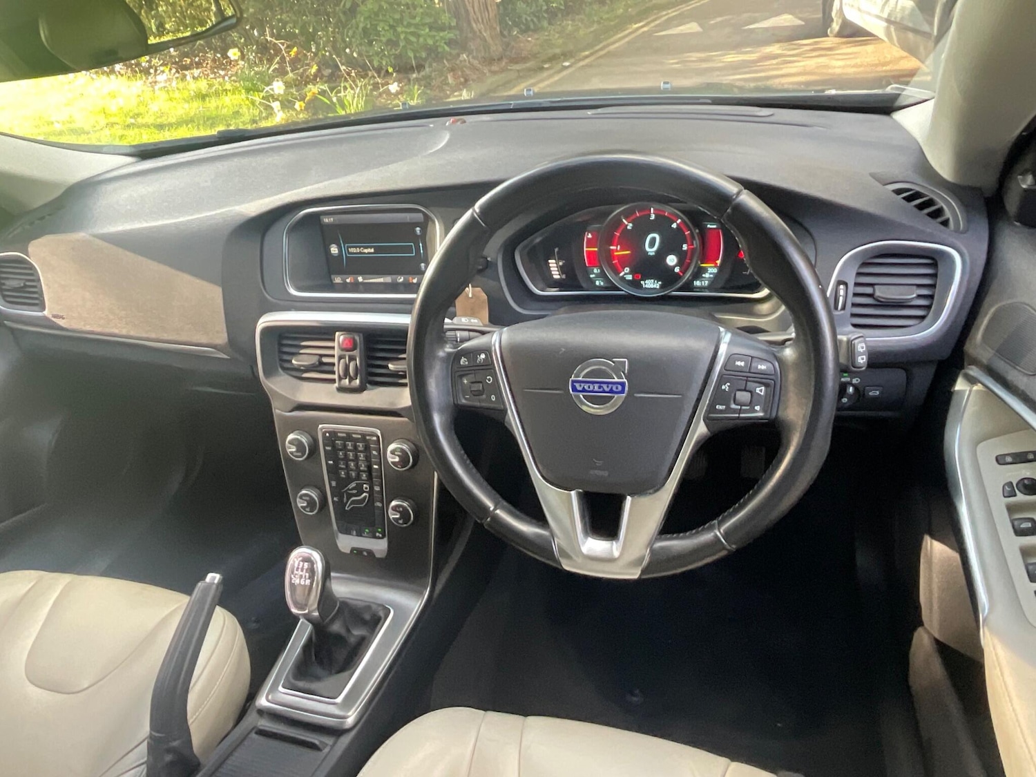 Used Volvo V40 2014 for sale - 77892275: Photo 16