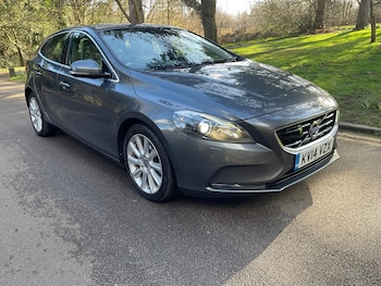 Used Volvo V40 2014 for sale - 77892275: Photo