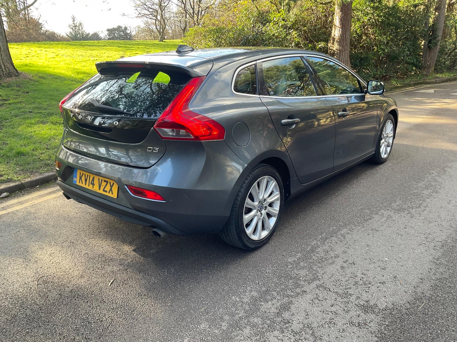 Used Volvo V40 2014 for sale - 77892275: Photo 9
