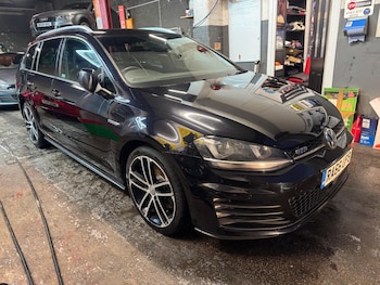 Used Volkswagen Golf 2017 for sale - 76539076: Photo