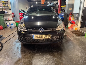 Used Volkswagen Golf 2017 for sale - 76539076: Photo