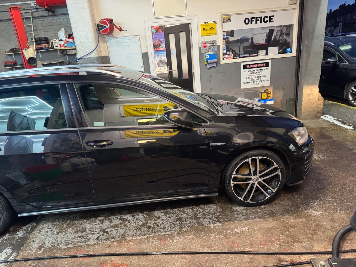 Used Volkswagen Golf 2017 for sale - 76539076: Photo 4