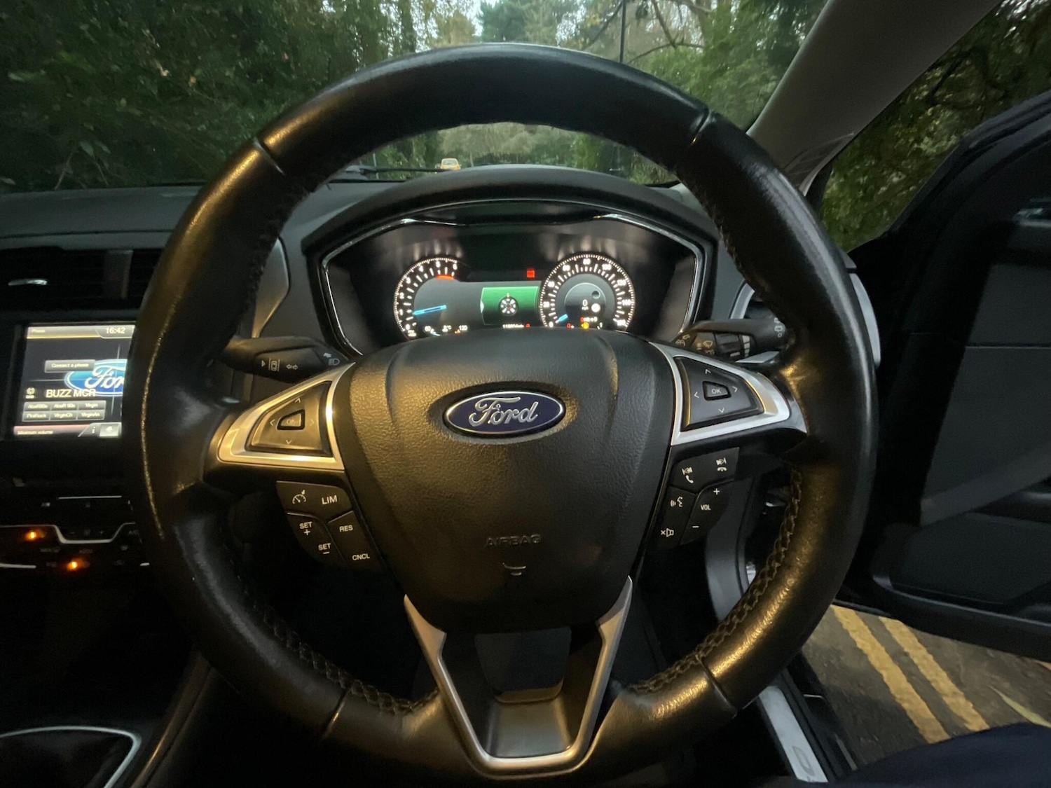 Used Ford Mondeo 2015 for sale - 76714255: Photo 28