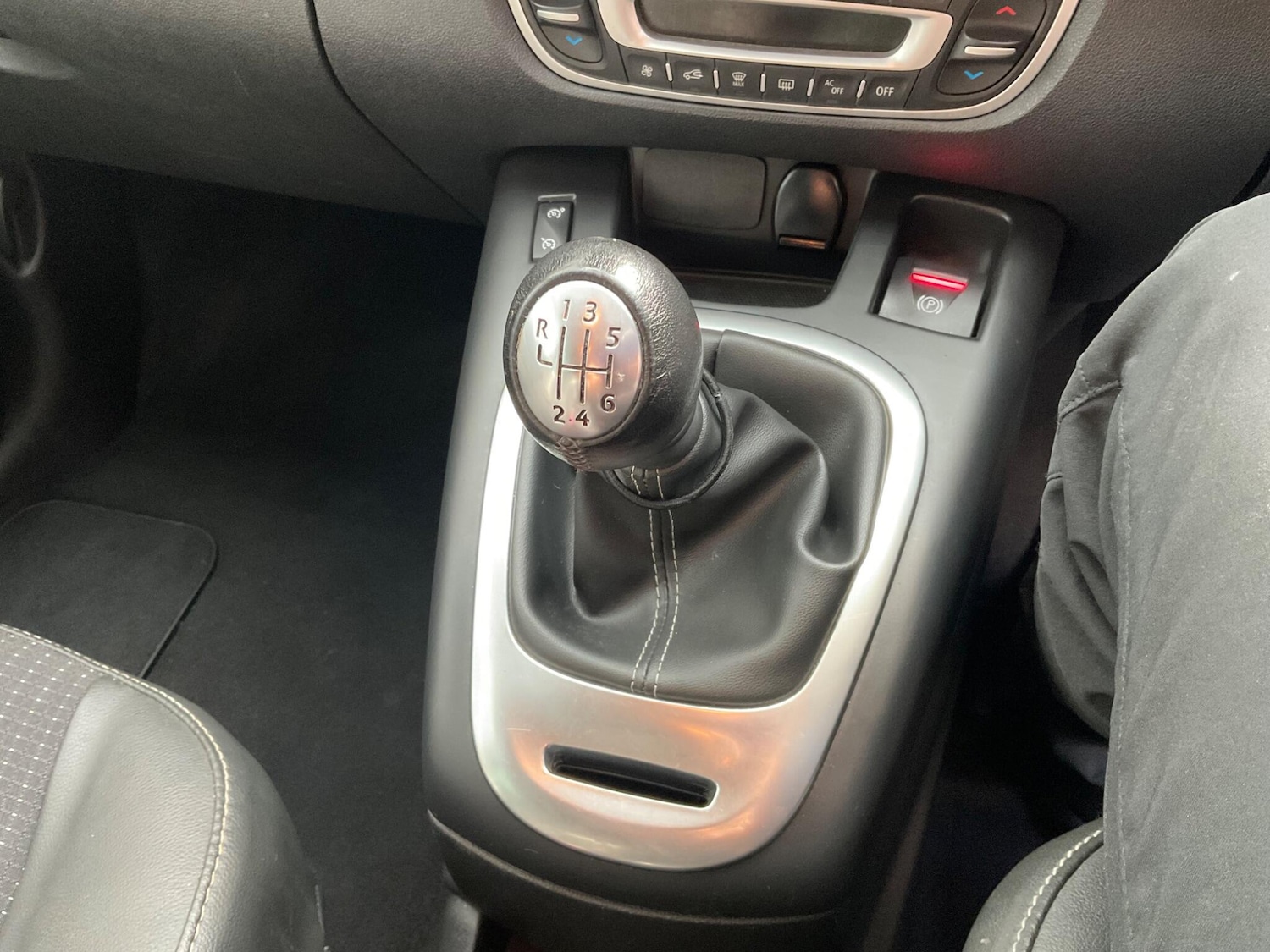 Used Renault Grand Scenic 2015 for sale - 75927004: Photo 10