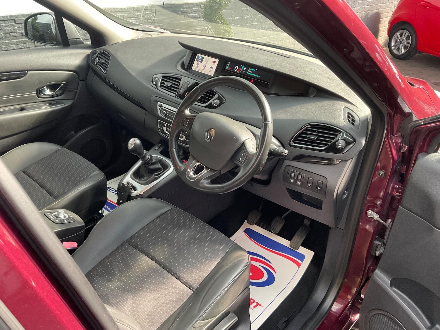 Used Renault Grand Scenic 2015 for sale - 75927004: Photo 14