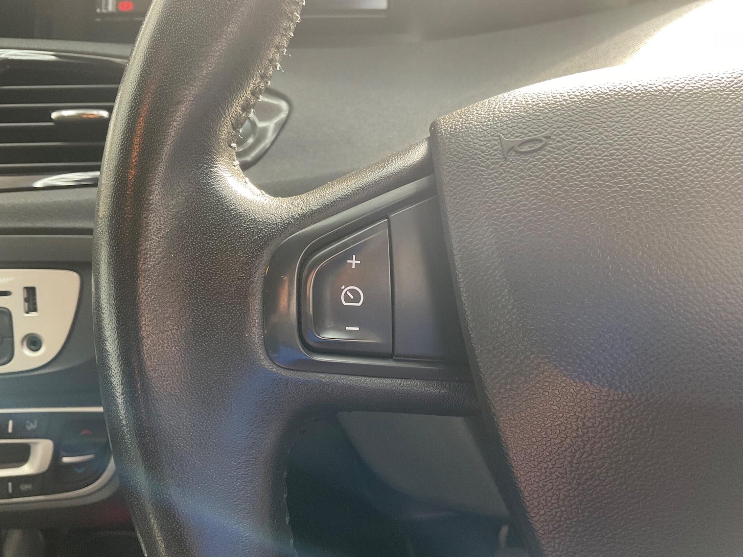 Used Renault Grand Scenic 2015 for sale - 75927004: Photo 7