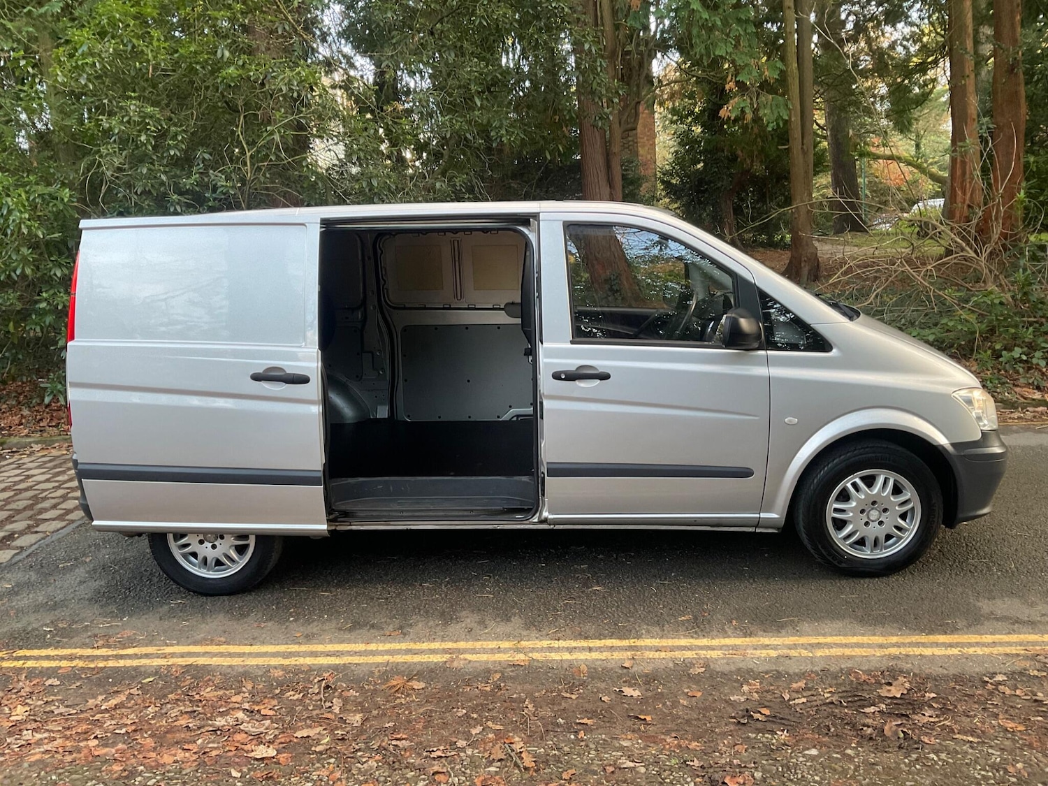 Used Mercedes-Benz Vito 2012 for sale - 76898692: Photo 11