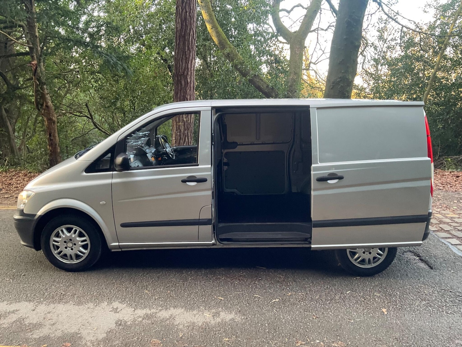 Used Mercedes-Benz Vito 2012 for sale - 76898692: Photo 24