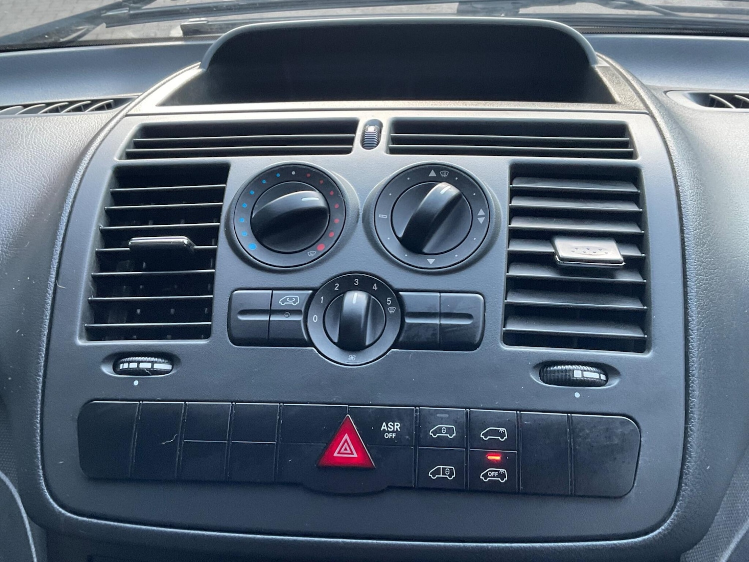 Used Mercedes-Benz Vito 2012 for sale - 76898692: Photo 31