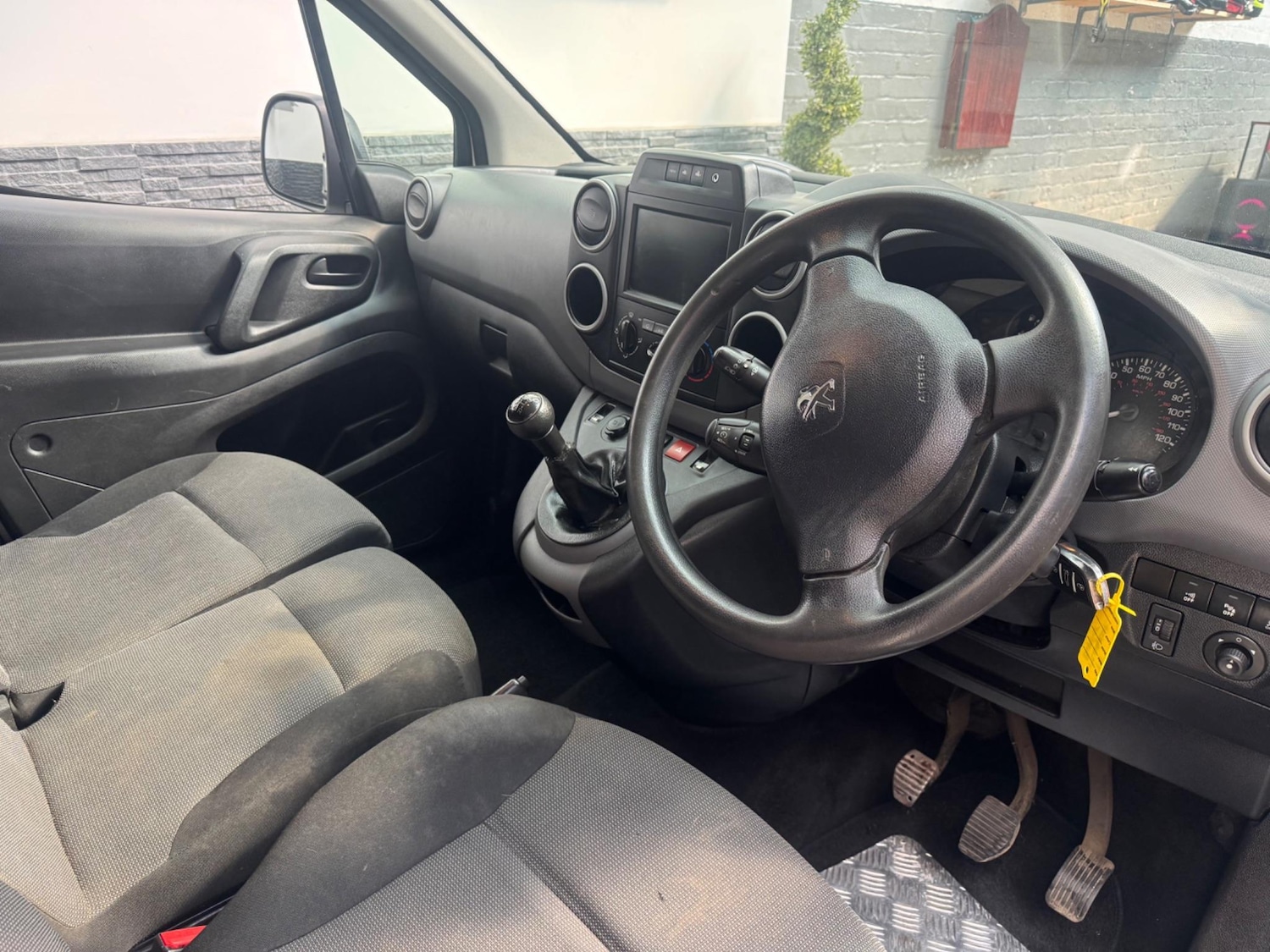 Used Peugeot Partner 2017 for sale - 76992268: Photo 11